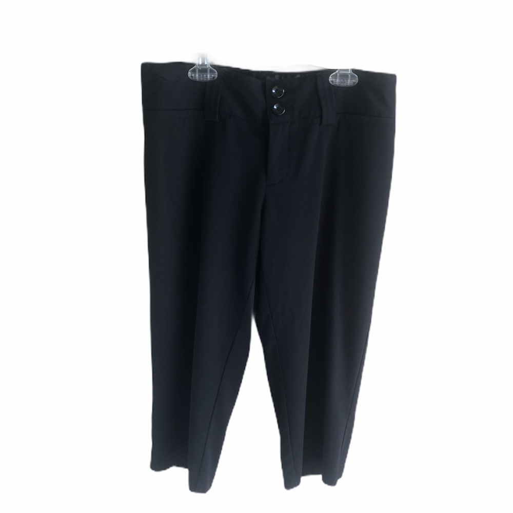 Maurice’s Black Capris